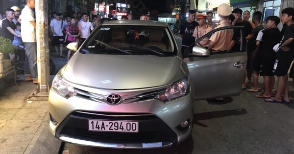 Điều tra vụ tài xế taxi "dù" không chấp hành hiệu lệnh, bỏ chạy kéo theo CSGT