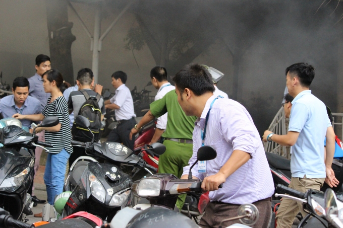 Ch&aacute;y lớn b&ecirc;n cạnh điểm thi Đại học Quốc gia H&agrave; Nội