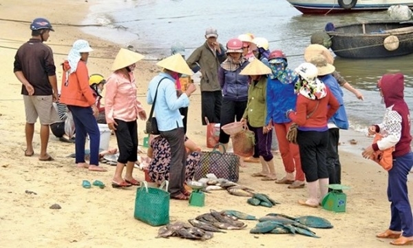 Đến nay chưa c&oacute; thống k&ecirc; thiệt hại thực tế m&agrave; người d&acirc;n 4 tỉnh miền Trung phải g&aacute;nh chịu từ sự việc Formosa g&acirc;y &ocirc; nhiễm l&agrave; bao nhi&ecirc;u.