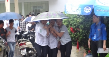 Những hình ảnh "ấn tượng" trong ngày thứ 2 của kỳ thi THPT Quốc gia