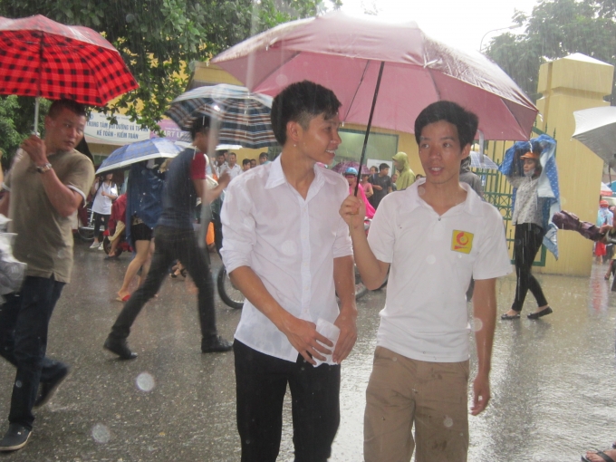 D&ugrave; vội v&atilde; ra về, nhưng nhiều bạn vẫn tranh thủ