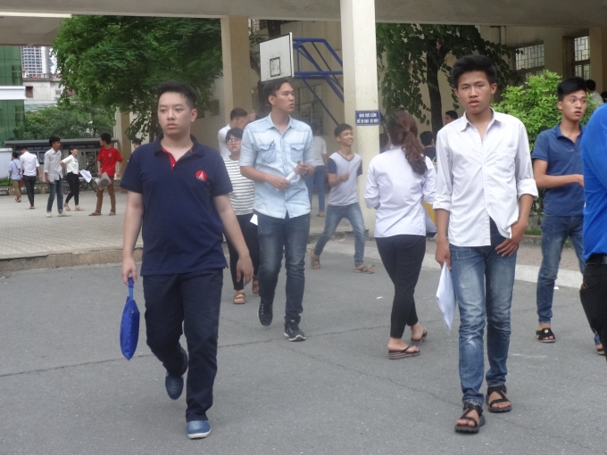 Hầu hết c&aacute;c em đều thấy đề thi Vật L&yacute; năm nay c&oacute; sự ph&acirc;n loại th&iacute; sinh kh&aacute; cao.