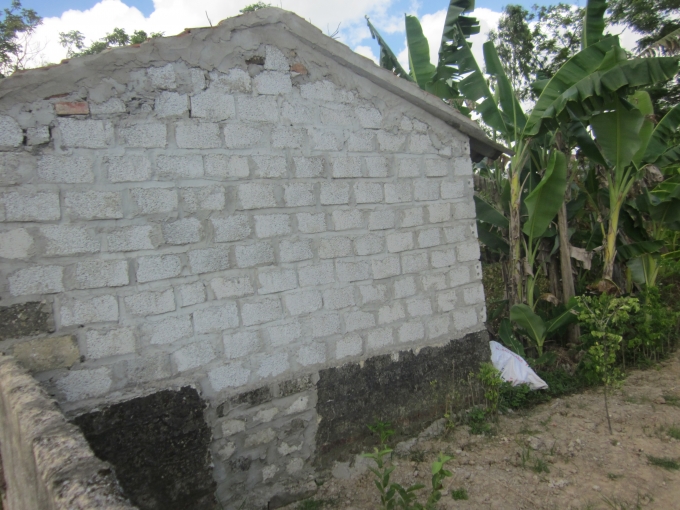 Ch&iacute;nh quyền x&atilde; biết d&acirc;n x&acirc;y nh&agrave; tạm bợ để mong được đền b&ugrave; nhưng cho rằng chuyện đ&oacute; kh&ocirc;ng sai.