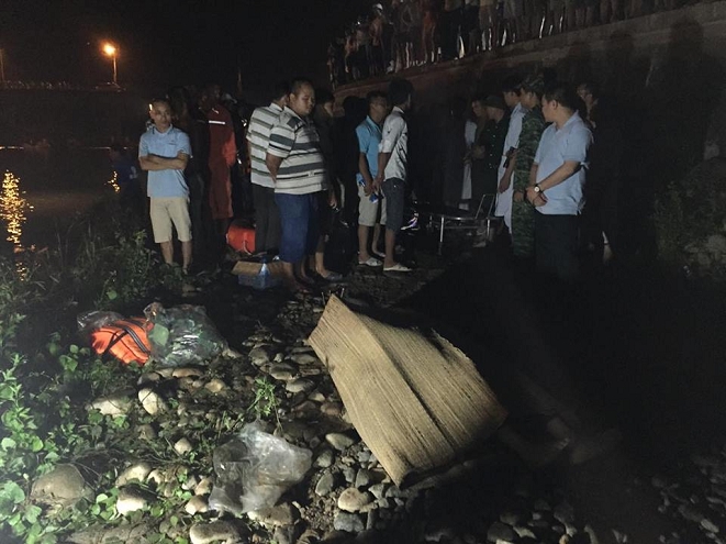 Thi thể của một sinh vi&ecirc;n được t&igrave;m thấy.