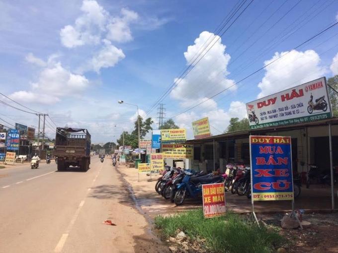 Đ&acirc;́t ở các ki-ốt h&ocirc;̣ bà Hu&ecirc;́ đang sử dụng bị 9 h&ocirc;̣ d&acirc;n khi&ecirc;́u nại.