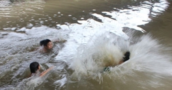 Bắc Giang: 5 em nhỏ chết đuối