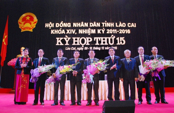 L&atilde;nh đạo HĐND v&agrave; UBND tỉnh L&agrave;o Cai mới được bầu bổ sung tại kỳ họp thứ 15 HĐND tỉnh (ảnh BLC).