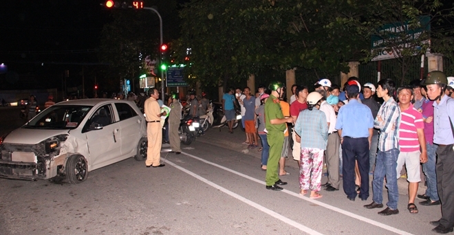 Ảnh: C&ocirc;ng an nh&acirc;n d&acirc;n