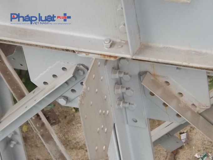 So s&aacute;nh hai b&ecirc;n c&ugrave;ng một hạng mục, cho thấy thiếu c&acirc;n bằng về số lượng cũng như vị tr&iacute; bắt ốc