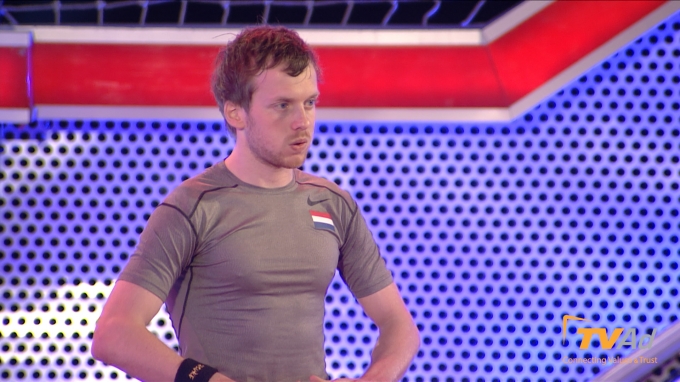 &nbsp;&nbsp;Với kinh nghiệm 5 năm tập luyện, Perry Osterlee về đ&iacute;ch với thời gian 54 gi&acirc;y 02.