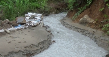 Bộ trưởng Trần Hồng Hà chỉ đạo xử lý nghiêm vụ Công ty Á Cường “bức tử” sông Cẩm Đàn