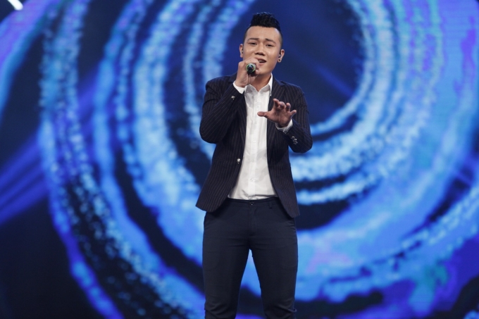 Vietnam Idol 2016: &ldquo;Ch&agrave;ng trai b&uacute;n b&ograve;&rdquo; B&aacute; Duy thể hiện &ldquo;đẳng cấp ca sĩ&rdquo; trong liveshow đầu ti&ecirc;n