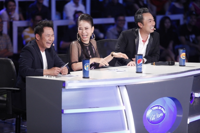 Vietnam Idol 2016: &ldquo;Ch&agrave;ng trai b&uacute;n b&ograve;&rdquo; B&aacute; Duy thể hiện &ldquo;đẳng cấp ca sĩ&rdquo; trong liveshow đầu ti&ecirc;n