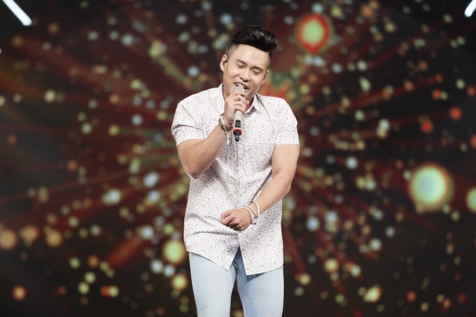 Vietnam Idol 2016: &ldquo;Ch&agrave;ng trai b&uacute;n b&ograve;&rdquo; B&aacute; Duy thể hiện &ldquo;đẳng cấp ca sĩ&rdquo; trong liveshow đầu ti&ecirc;n