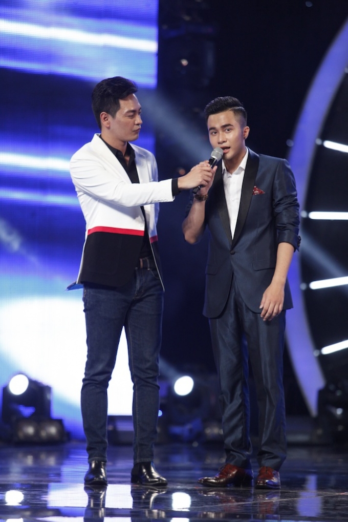 Vietnam Idol 2016: &ldquo;Ch&agrave;ng trai b&uacute;n b&ograve;&rdquo; B&aacute; Duy thể hiện &ldquo;đẳng cấp ca sĩ&rdquo; trong liveshow đầu ti&ecirc;n