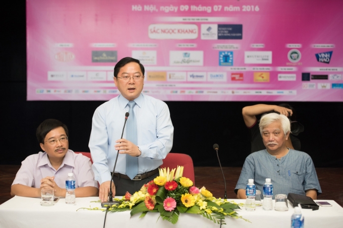 Ngắm Hoa hậu Đặng Thu Thảo khoe n&eacute;t đẹp trong veo dưới nắng