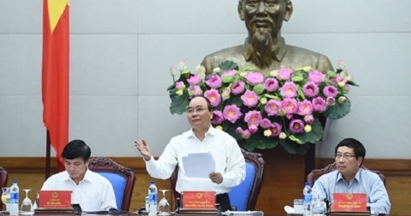 Thủ tướng Nguyễn Xuân Phúc làm việc với Tổng Liên đoàn Lao động Việt Nam