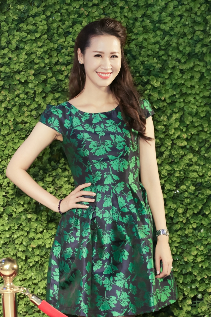 Gần đ&acirc;y, Hoa hậu th&acirc;n thiện mới t&iacute;ch cực trở lại khi tham gia nhiều event. C&ocirc; cũng mới đảm nhận vai tr&ograve; MC trong đ&ecirc;m b&aacute;n kết ph&iacute;a Bắc của cuộc thi Hoa hậu bản sắc Việt to&agrave;n cầu 2016.&nbsp;