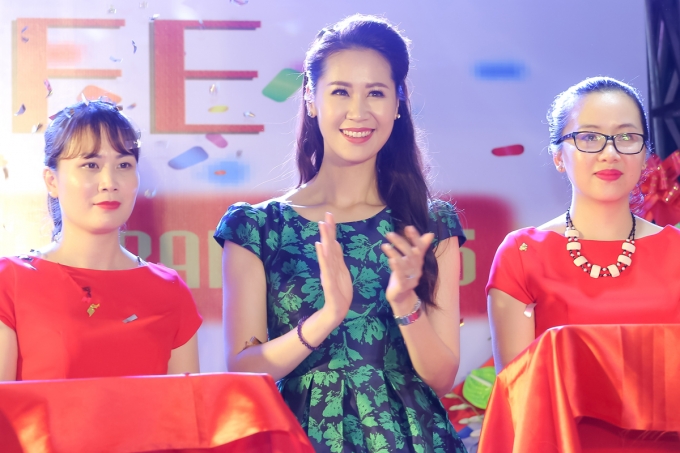 Bật m&iacute; về kế hoạch trong tương lai, Hoa hậu cho biết, c&ocirc; muốn gắn b&oacute; l&acirc;u d&agrave;i với c&ocirc;ng việc MC bởi đ&oacute; l&agrave; niềm đam m&ecirc; gắn liền với c&ocirc; từ l&uacute;c mới hoạt động nghệ thuật.