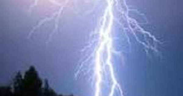 Bắc Ninh: 7 người bị sét đánh, 1 người tử vong