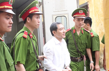 Vụ &aacute;n Dương Ch&iacute; Dũng, cựu chủ tịch HĐQT Vinalines, tham &ocirc; t&agrave;i sản từng g&acirc;y r&uacute;ng động dư luận. Ảnh: ĐỨC MINH