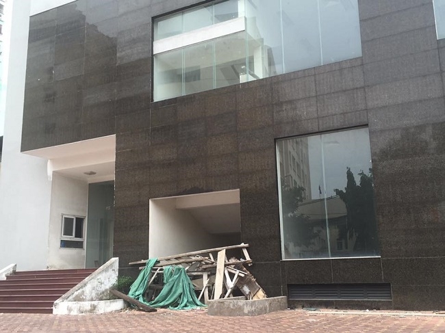 &nbsp;Phần th&ocirc; b&ecirc;n ngo&agrave;i đ&atilde; ho&agrave;n thiện cơ bản.