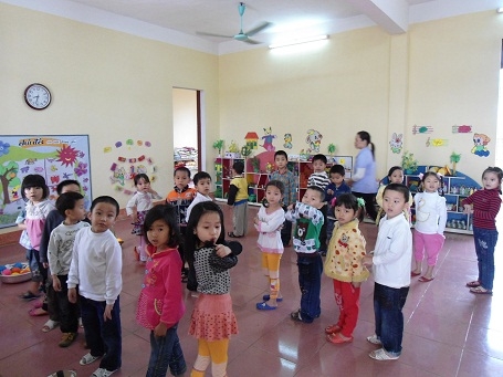 Mặc d&ugrave; H&agrave; Nội đ&atilde; x&acirc;y th&ecirc;m nhiều trường nhưng do việc di d&acirc;n về một số khu đ&ocirc; thị n&ecirc;n rất kh&oacute; khăn cho ng&agrave;nh gi&aacute;o dục. (Ảnh minh họa)