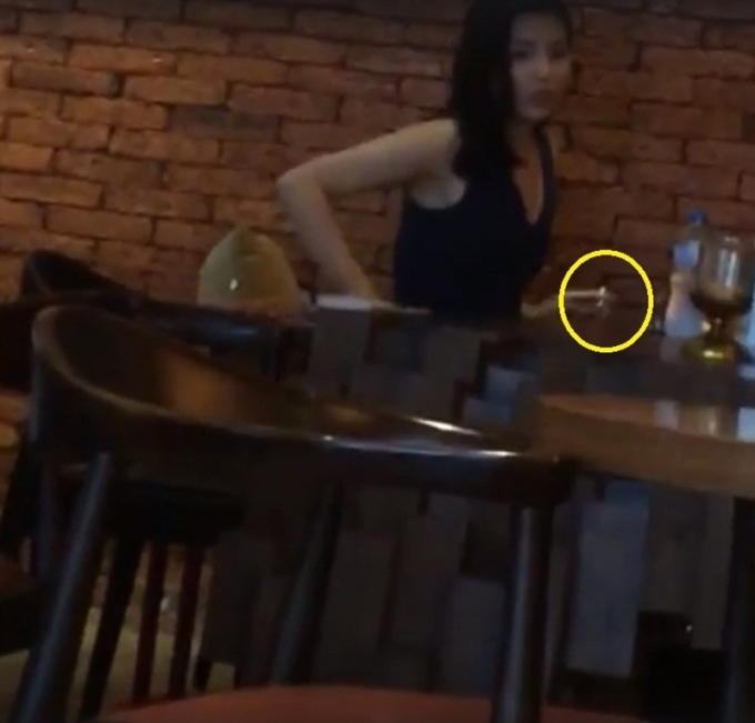 H&igrave;nh ảnh Kỳ Duy&ecirc;n h&uacute;t thuốc l&aacute; g&acirc;y b&atilde;o gần đ&acirc;y. Ảnh: TL.