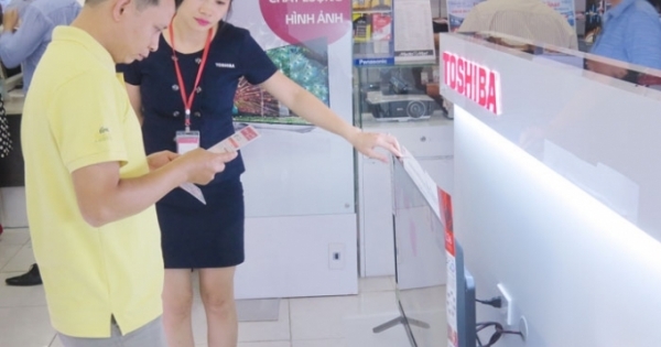 Vay mua điện thoại, laptop bị “cắt cổ” lãi suất 80%/năm