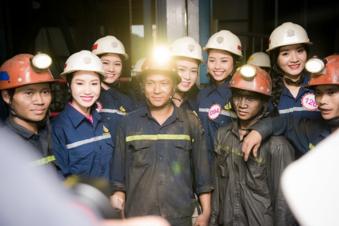 Th&iacute; sinh Hoa hậu Việt Nam thăm quan v&agrave; giao lưu tại mỏ than H&agrave; Lầm