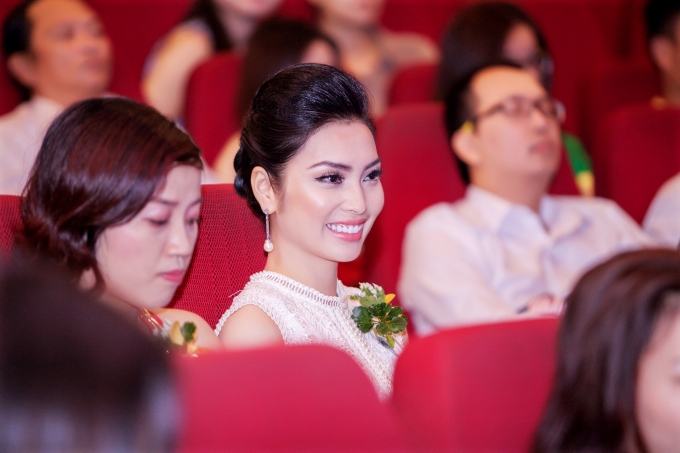 Khi MC truyền h&igrave;nh th&agrave;nh c&ocirc;ng với lĩnh vực l&agrave;m đẹp