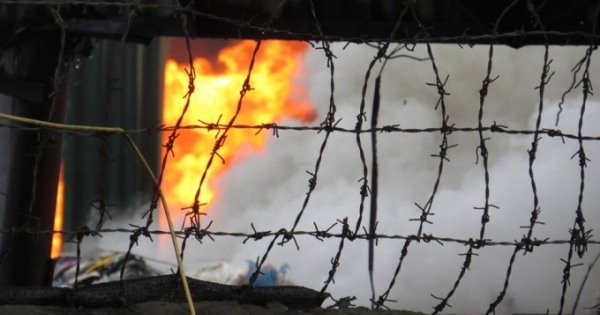 “Bà hoả” thiêu trụi kho nhựa tái chế ở Hải Dương