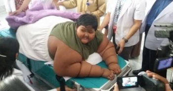 Lớp học ngay tại bệnh viện cho cậu bé béo nhất thế giới