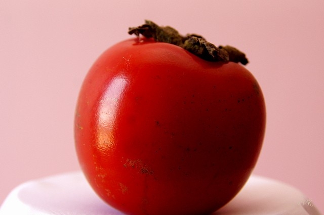 Ăn hồng ngay sau khi ăn trứng c&oacute; thể&nbsp;g&acirc;y ngộ độc thực phẩm v&agrave; vi&ecirc;m dạ d&agrave;y ruột cấp t&iacute;nh.