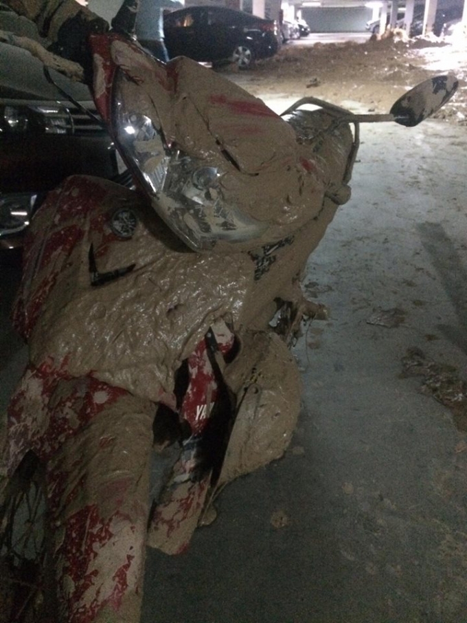 Sập vách ngăn t&acirc;̀ng h&acirc;̀m tại chung cư Giai Việt: V&acirc;̃n chưa h&ecirc;́t nguy cơ sụp tường tại khu h&acirc;̀m đ&ecirc;̉ xe b&ecirc;n cạnh