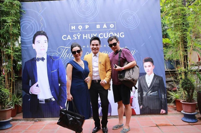 Nghệ s&yacute; ưu t&uacute; Thanh Thanh Hiền đến ch&uacute;c album đầu tay của ca sỹ Huy Cường. (Ảnh: Minh Long)