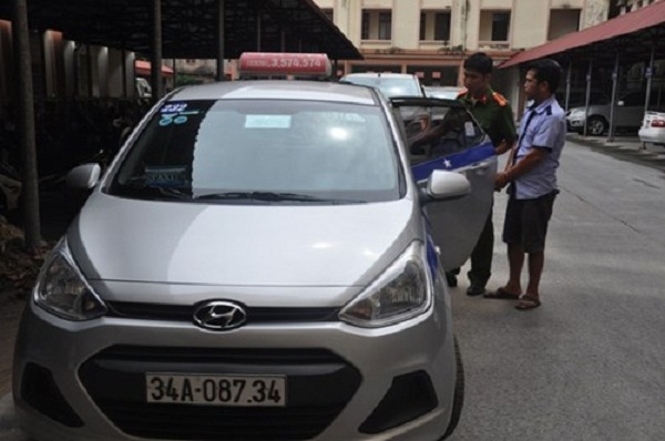 C&aacute;c đối tượng bị bắt giữ. Ảnh cơ quan chức năng cung cấp.