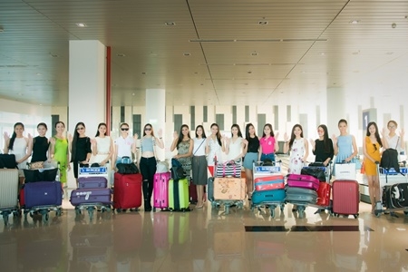 Hoa hậu Việt Nam 2016: Th&iacute; sinh miền Nam khoe streetstyle cực chất ở s&acirc;n bay C&aacute;t Bi