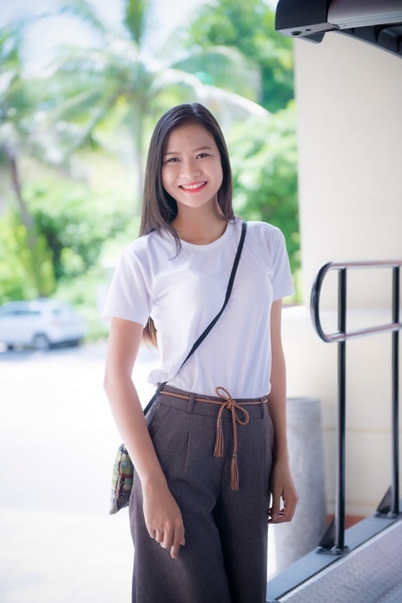 Hoa hậu Việt Nam 2016: Th&iacute; sinh miền Nam khoe streetstyle cực chất ở s&acirc;n bay C&aacute;t Bi
