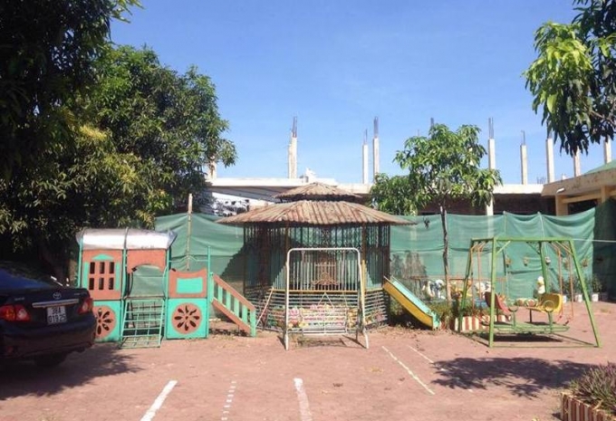 Cơ sở vật chất, điểm chơi cho c&aacute;c ch&aacute;u đ&atilde; xuống cấp trầm trọng, diện t&iacute;ch ng&ocirc;i trường chật chội mỏi m&ograve;n đợi c&ocirc;ng tr&igrave;nh mới ho&agrave;n th&agrave;nh.