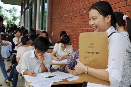 Th&iacute; sinh n&ecirc;n tham khảo điểm tr&uacute;ng tuyển của c&aacute;c năm trước v&agrave;o ng&agrave;nh dự kiến đăng k&yacute; x&eacute;t tuyển. Ảnh minh họa.