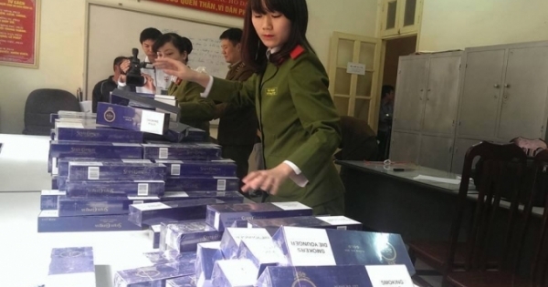 Bị bắt khi vận chuyển 900 bao thuốc lá lậu vào Hà Nội