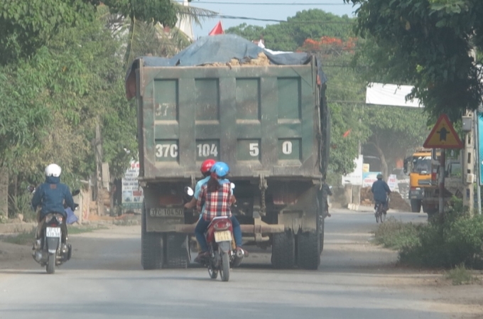 Chạy thằng về c&ocirc;ng tr&igrave;nh.