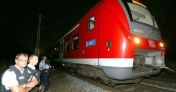 Kẻ tấn công tàu chở khách Đức là thiếu niên người Afghanistan