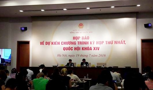Tổng Thư k&yacute; QH: &ldquo;Ch&uacute;ng t&ocirc;i r&uacute;t ra b&agrave;i học, tới đ&acirc;y sửa Luật bầu cử đại biểu QH, HĐND, cần c&oacute; quy định chặt chẽ hơn&rdquo;.