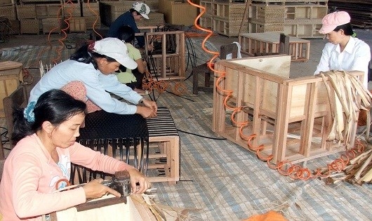 Quy m&ocirc; nhiều HTX hiện c&ograve;n nhỏ lẻ, năng suất gi&aacute; th&agrave;nh chưa đủ sức cạnh tranh, thu nhập người lao động c&ograve;n thấp.