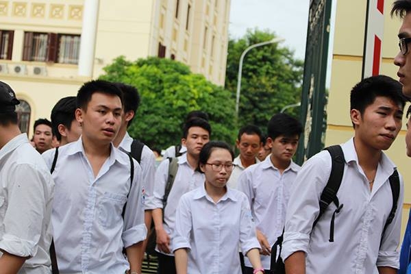 Nhiều trường dự kiến điểm chuẩn năm nay sẽ thấp hơn năm 2015. Ảnh minh họa