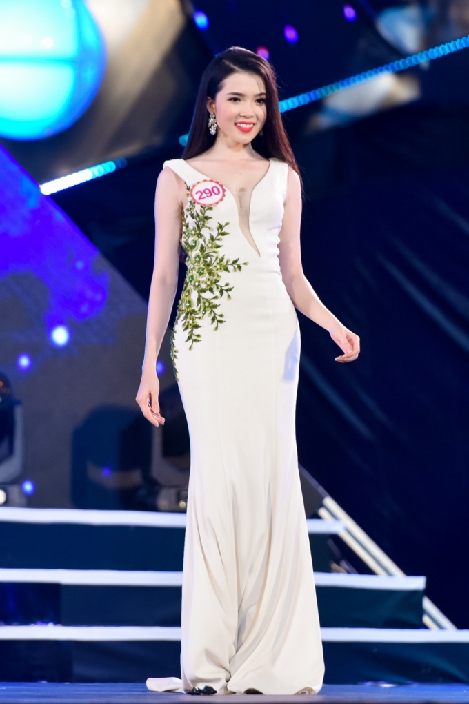 Huỳnh Th&uacute;y Vi.