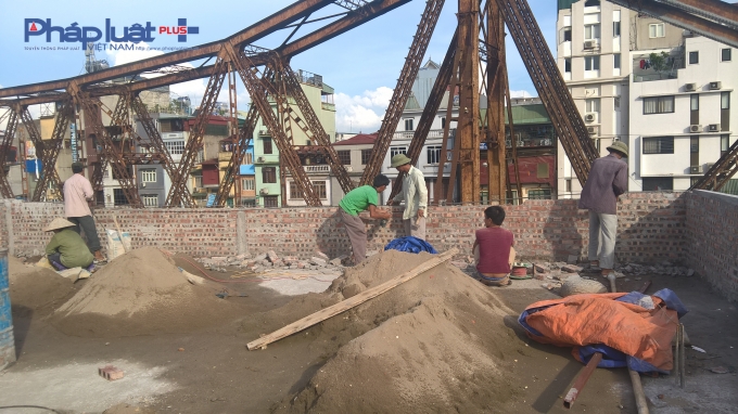 Chủ tịch Nguyễn Đức Chung chỉ đạo b&aacute;o c&aacute;o vụ