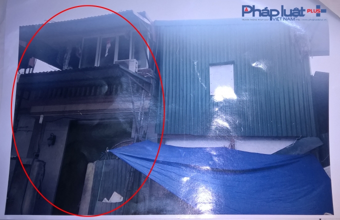 Ng&ocirc;i nh&agrave; của&nbsp;b&agrave; Hoa trước khi sửa chữa, x&acirc;y dựng (khoanh &ocirc; tr&ograve;n đỏ)